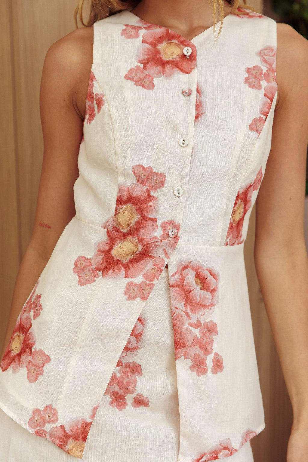 Sunlit Grove Button Front Top Floral Cream/Red
